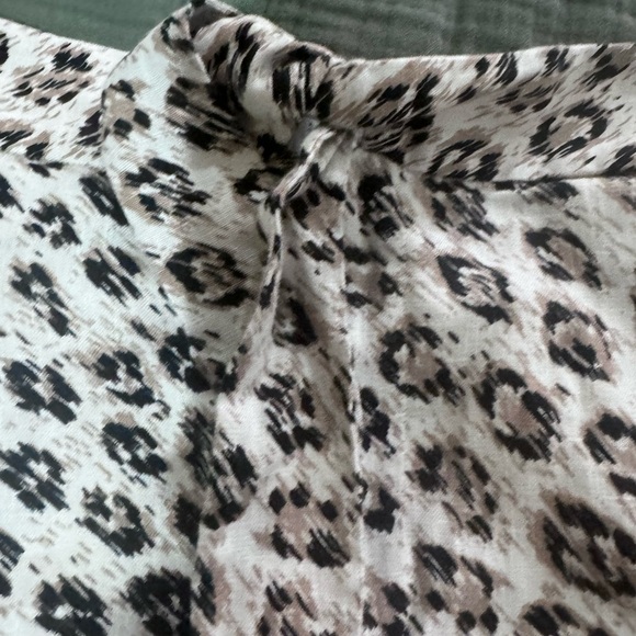 NWT Joie linen shorts. Sz 8 - Picture 11 of 13